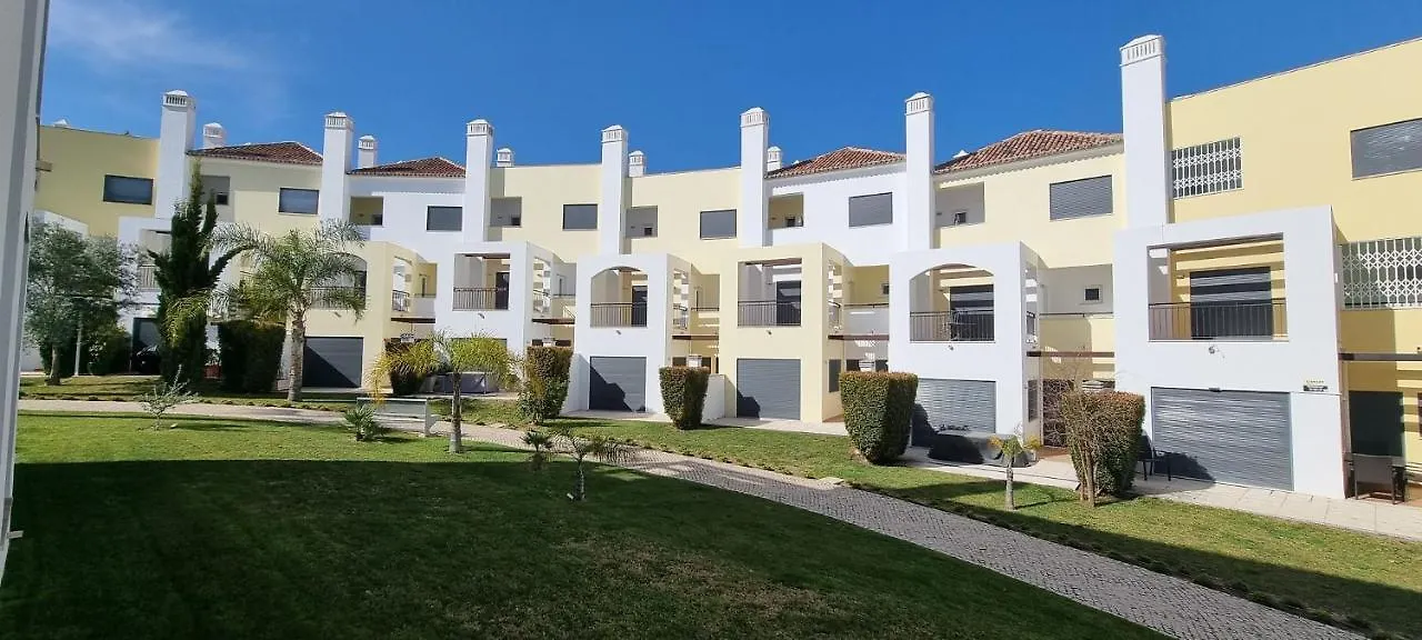 Cabanas De Tavira O Pomar, Large 2 Bedroom Apartment With A Short Distance To The Ocean  Cabanas De Tavira